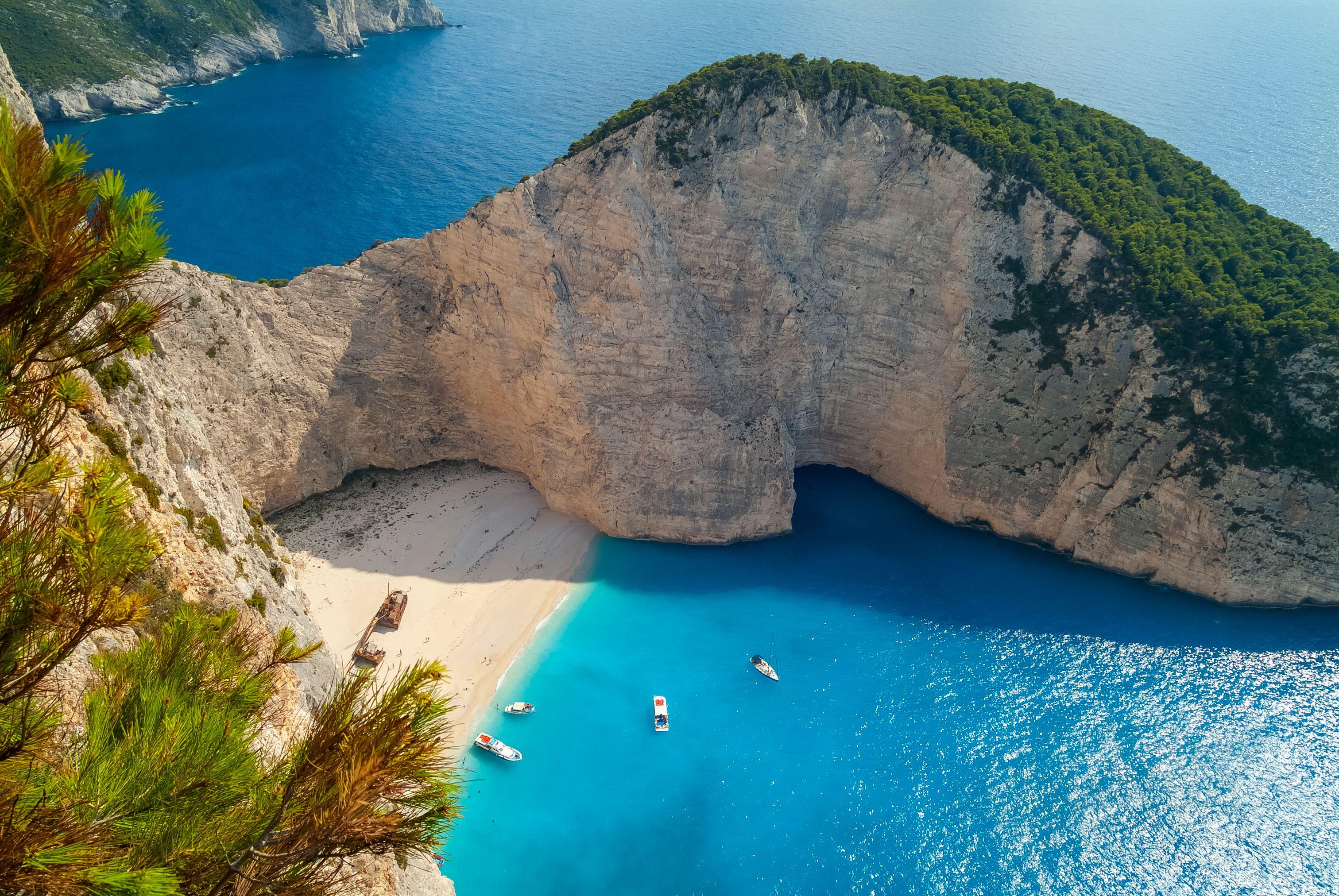 Secret Beaches and Hidden Coves ⁣for Tranquil Escapes
